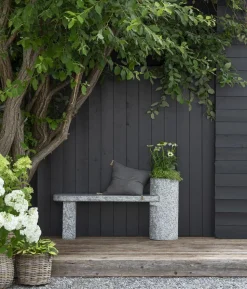 Dehner Granit-Gartenbank Flora, ca. B130/H45/T30 cm, grau