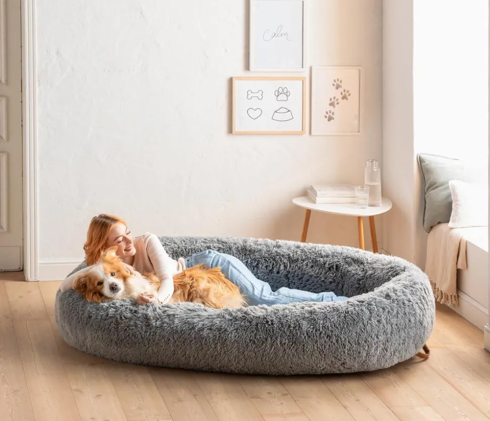 Dehner Lieblinge Orthopädisches Kuschelbett Giant, oval, grau, ca. B175/H35/T100 cm