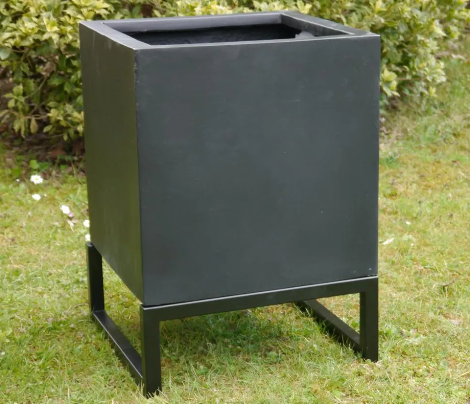 Eastwest Metall-Untergestell für Pflanzkübel, quadratisch, schwarz, ca. B50/H15/T50 cm