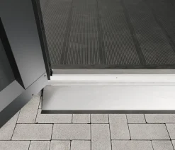 Hörmann Stahl-Bodenrampe für 1-flügelige Tür, Innen/Außen
