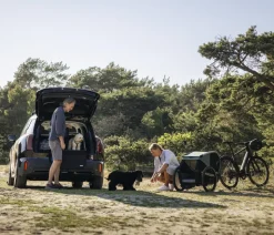 THULE® Allax threshold compatible L Compact Hundetransportbox für Fahrzeuge mit Ladekante, ca. B69/H70/T87-93 cm